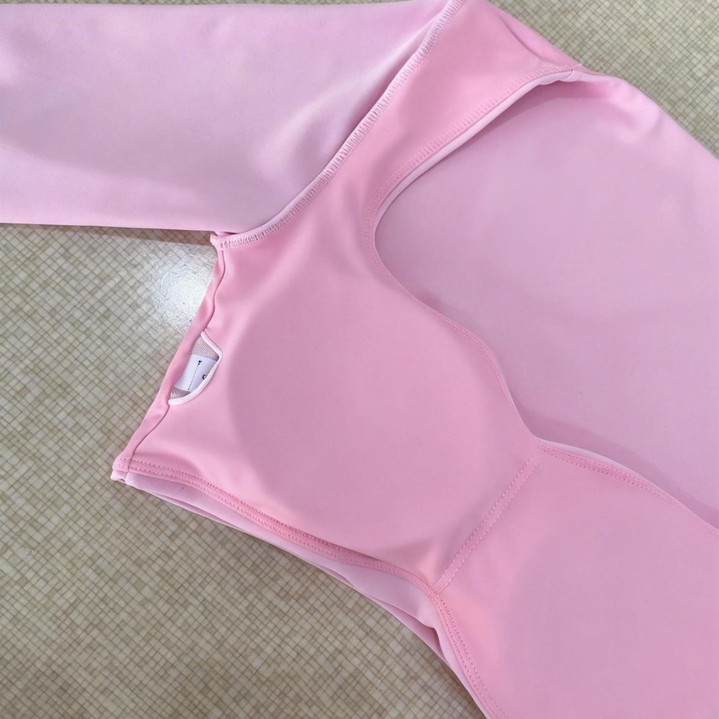 طقم يوجا نسائي من قطعتين: توب  - مراجعة Compression Long Pant وسعره